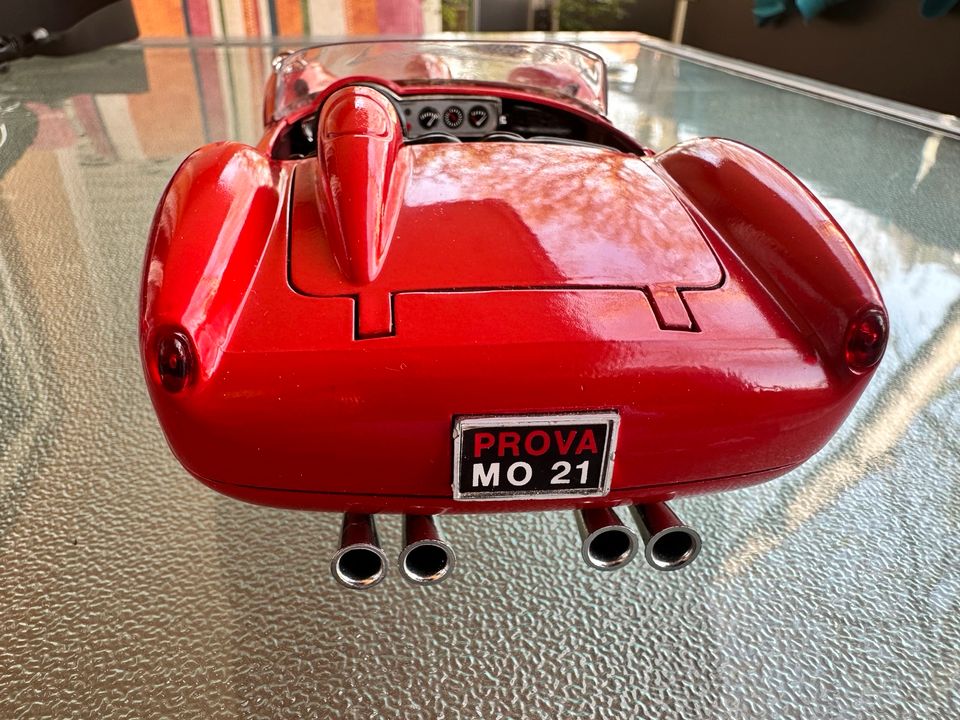 Burago Ferrari 250 Testa Rossa (1957) 1/18 in Stuttgart