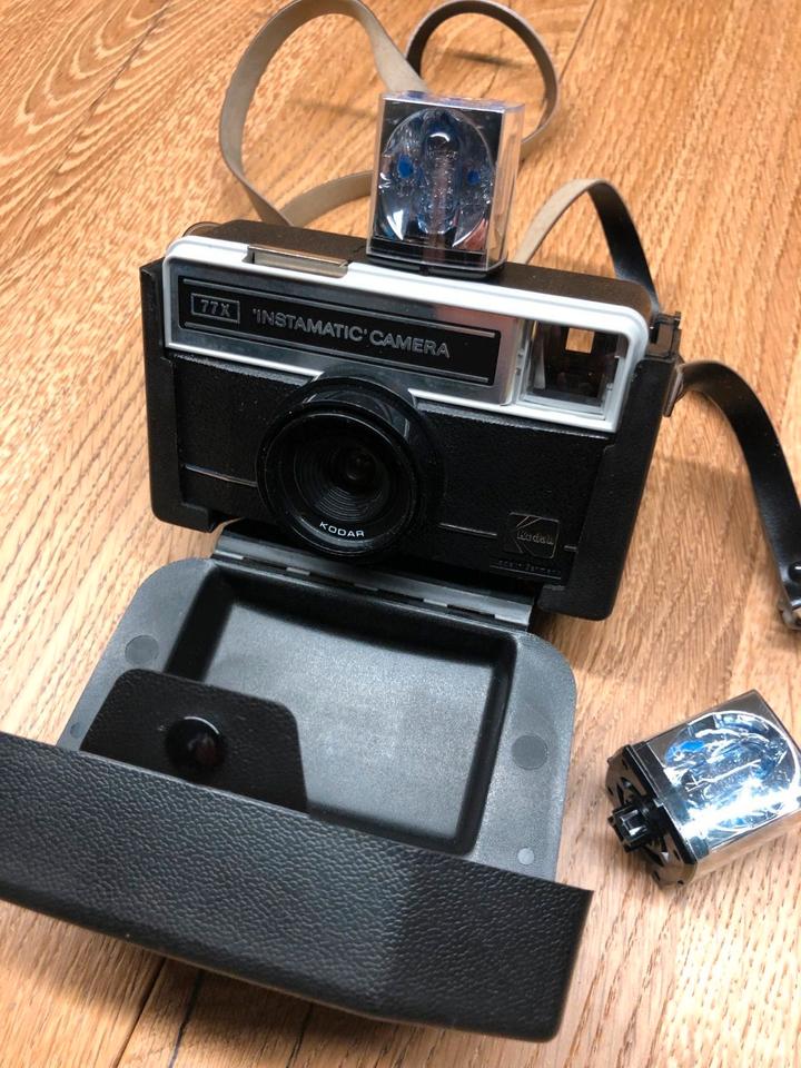 Kodak INSTAMATIC CAMERA 77 x mit original Schutzhülle in Kalkar