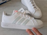 Damen Adidas Schuhe 36 37 neu Berlin - Neukölln Vorschau