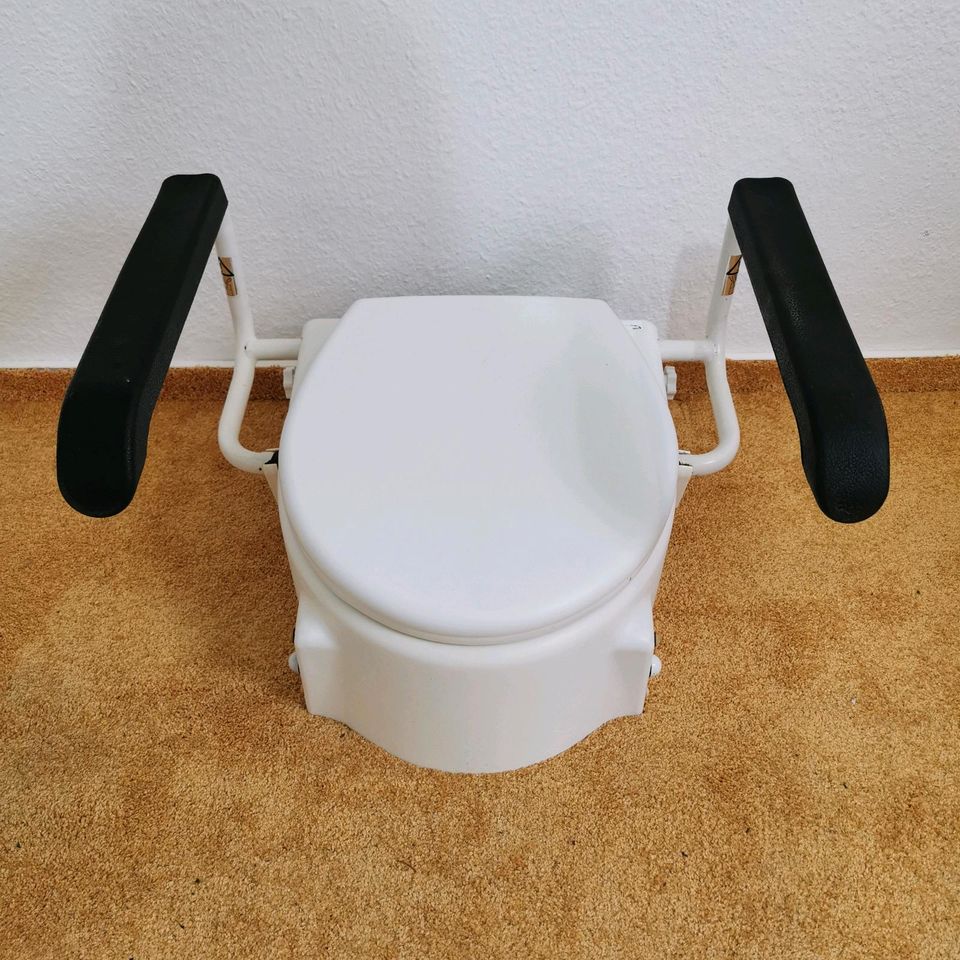 Toilettensitz mit Armlehne, Medizinisch für alten Menschen in Finsterwalde