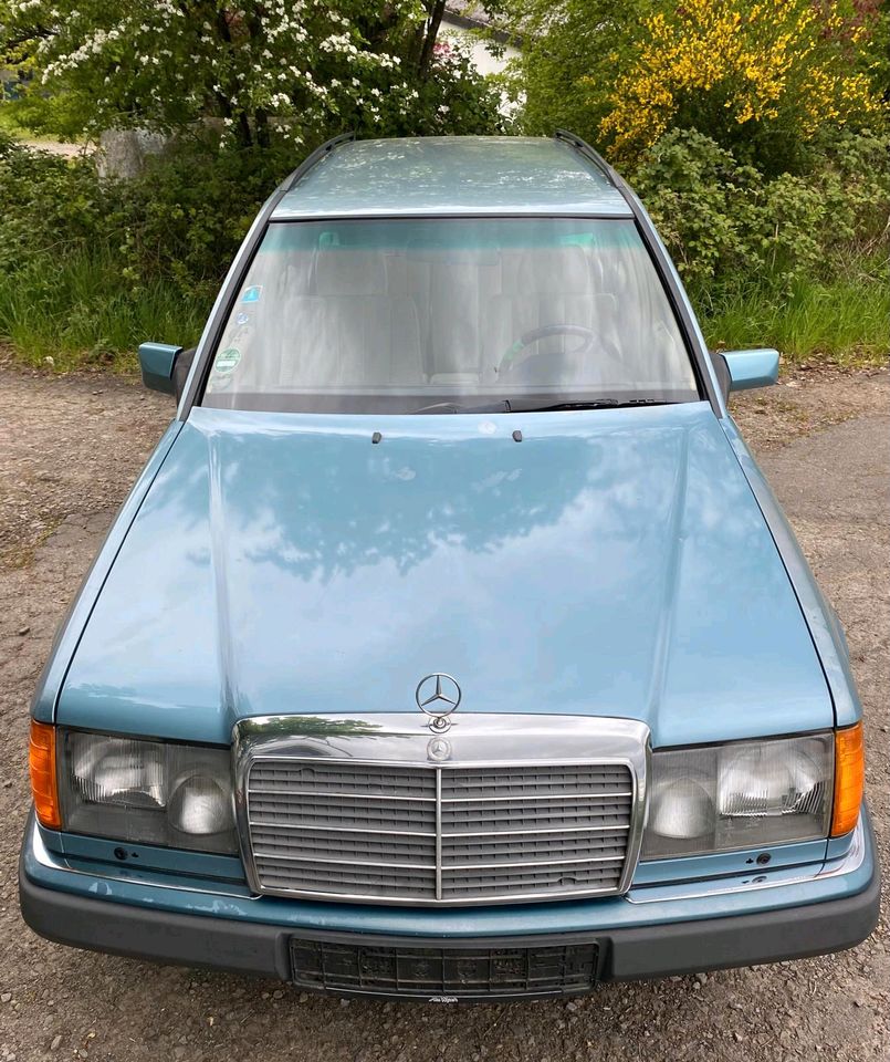 Mercedes Benz 124 200TE H-Kennzeichen in Waldbröl