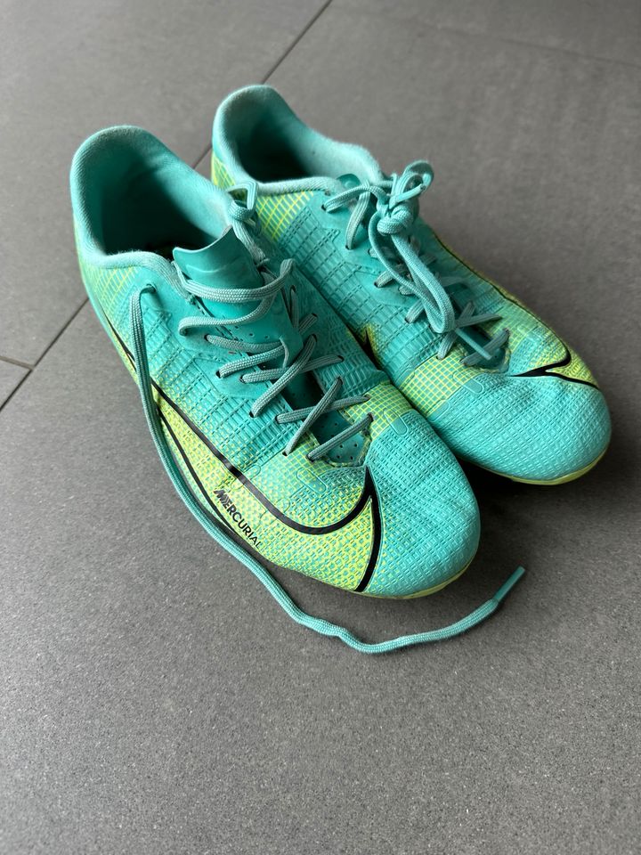 Nike Fußballschuhe Mercurial 36 1/2 in Lübeck