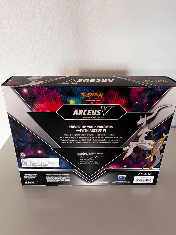 Pokémon - Arceus V Figure Collection in Frankfurt am Main