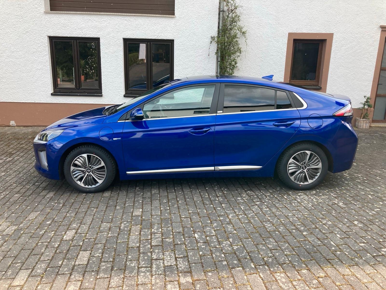 Abbildung des Autos Hyundai IONIQ 1.6 GDI Pl…