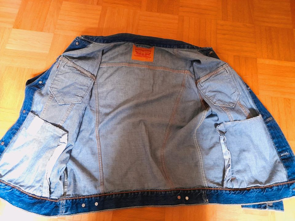 Levis Levi's Trucker Denim Jeansjacke Gr. L Jeans Jacke in Weilrod 