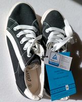 Kinder Sneaker neu mit Etikett in schwarz Gr. 36 Bayern - Asbach-Bäumenheim Vorschau