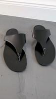 H&M Gr 37 Echtleder Flipflops Sandalen schwarz neuwertig Hessen - Eppstein Vorschau