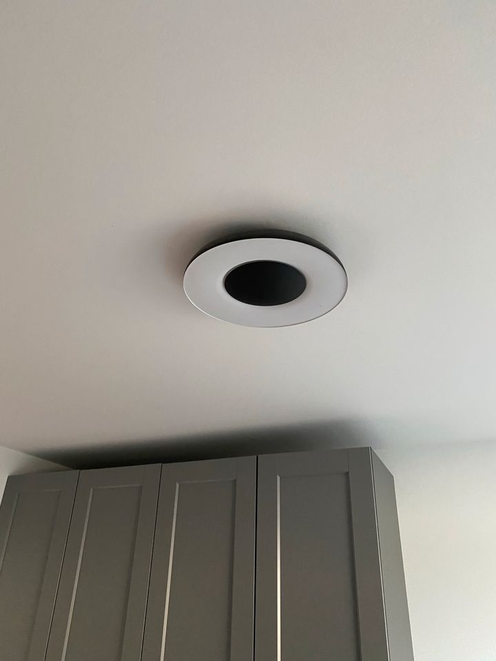 Philips Hue White Ambiance Deckenleuchte Still in schwarz in Rodgau