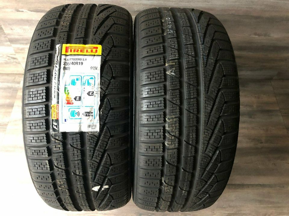 2 Winterreifen Pirelli Sottozero Winter 240 235/40R19 92V Nr.K in Göppingen