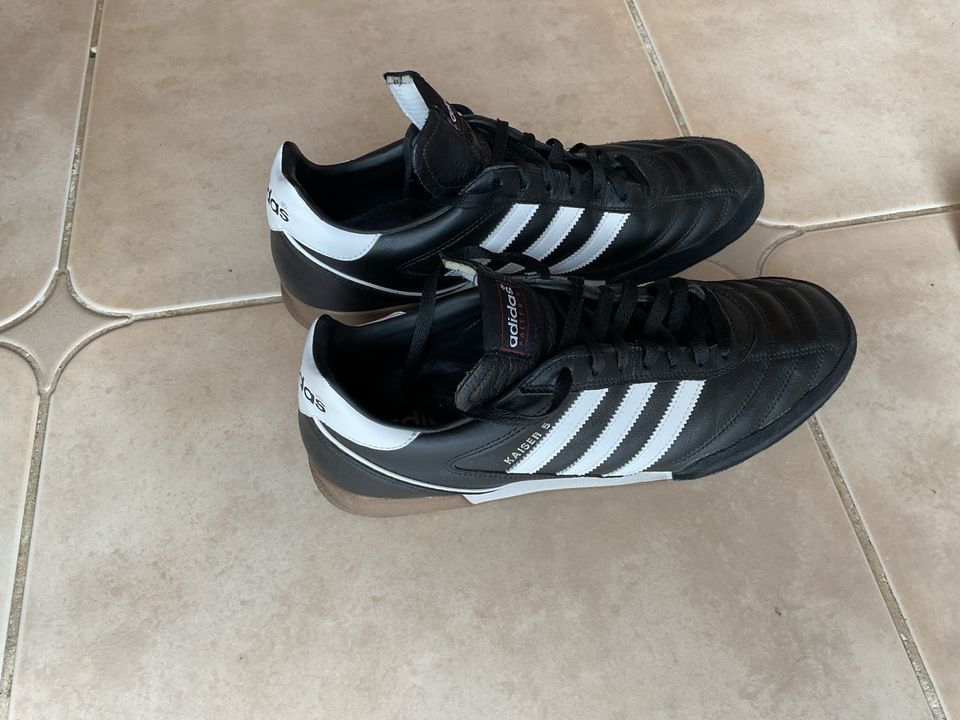 Adidas Sportschuhe fußball Kaiser 5 indoor Gr.48 in Riedstadt