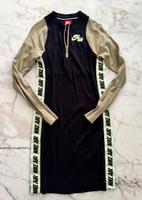 Nike Kleid Gr. M eng anliegend schwarz Berlin - Neukölln Vorschau