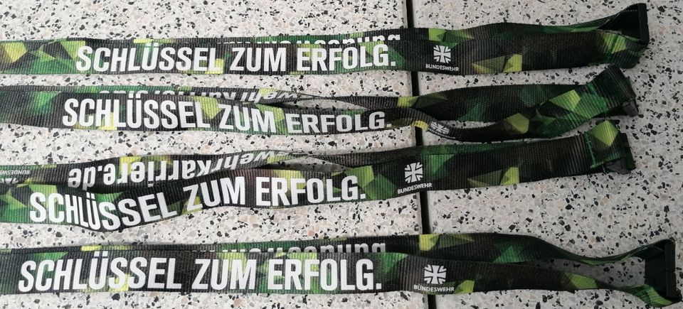 4 Bundeswehr Bw Schlüsselband Schlüsselanhänger Lanyard Flecktarn in Wiesbaden