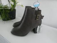 Stiefelette Boots Schuhe Stiefel dunkelbraun klassisch Gr. 39 NEU Bayern - Mitterteich Vorschau