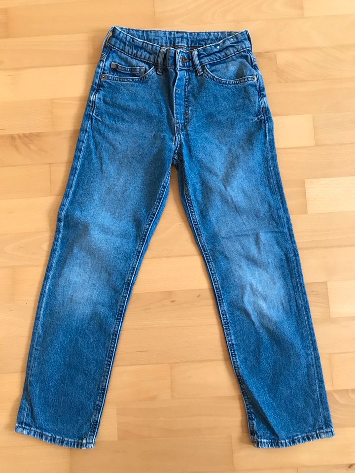 Jeans Straight Fit von H&M, Gr. 134 in Rottweil