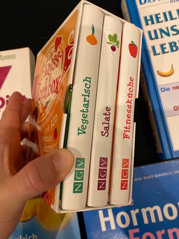 Verschiedene Ernährung- und Diät Bücher / teilweise ungelesen in Böhmenkirch