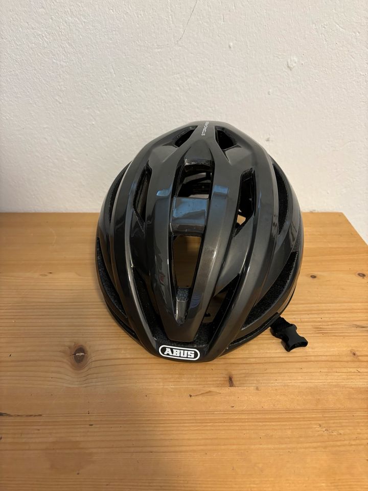 Rennrad Helm Abus Stormchaser in Herford