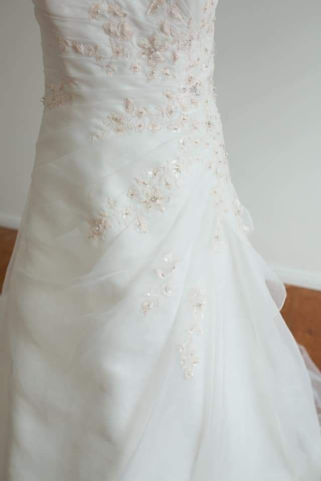 Brautkleid Weiẞ Rosa Ann Angelex in Lübeck