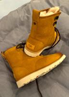 UGG Schnürstiefel mit Futter Köln - Ehrenfeld Vorschau