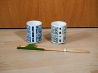 2 orig. japanische Tassen mit Kanji Schriftzeichen und Stäbchen Bayern - Schwarzenbruck Vorschau