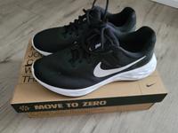 Nike Revolution Turnschuhe Sneaker schwarz Gr.39 Nordrhein-Westfalen - Rietberg Vorschau
