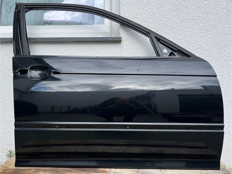 TÜR VORNE RECHTS 475/9 BLACK-SAPHIRE BMW e46 Limo / Touring in Niederzier