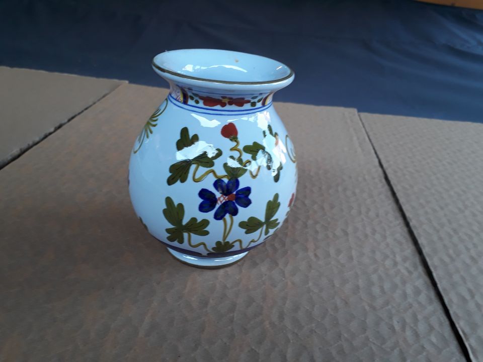 bunte Keramikvase in Wernigerode