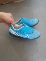 Nike Hallenturnschuhe Turnschuhe Gr. 30  mit Klettverschluss Sachsen - Crimmitschau Vorschau