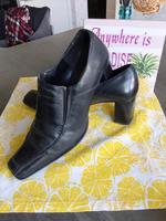 Lederschuhe Pumps Gr.41 selten getragen Leipzig - Burghausen-Rückmarsdorf Vorschau