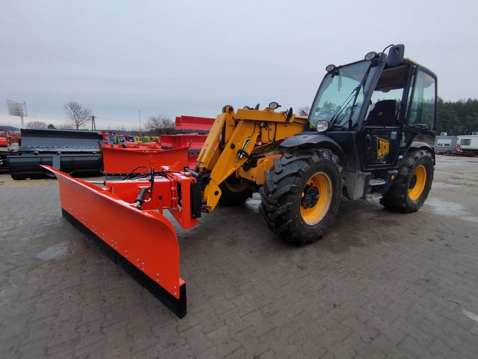 Gerade Schneeschild für Kramer Giant Faucheux Schneepflug in Neuhardenberg