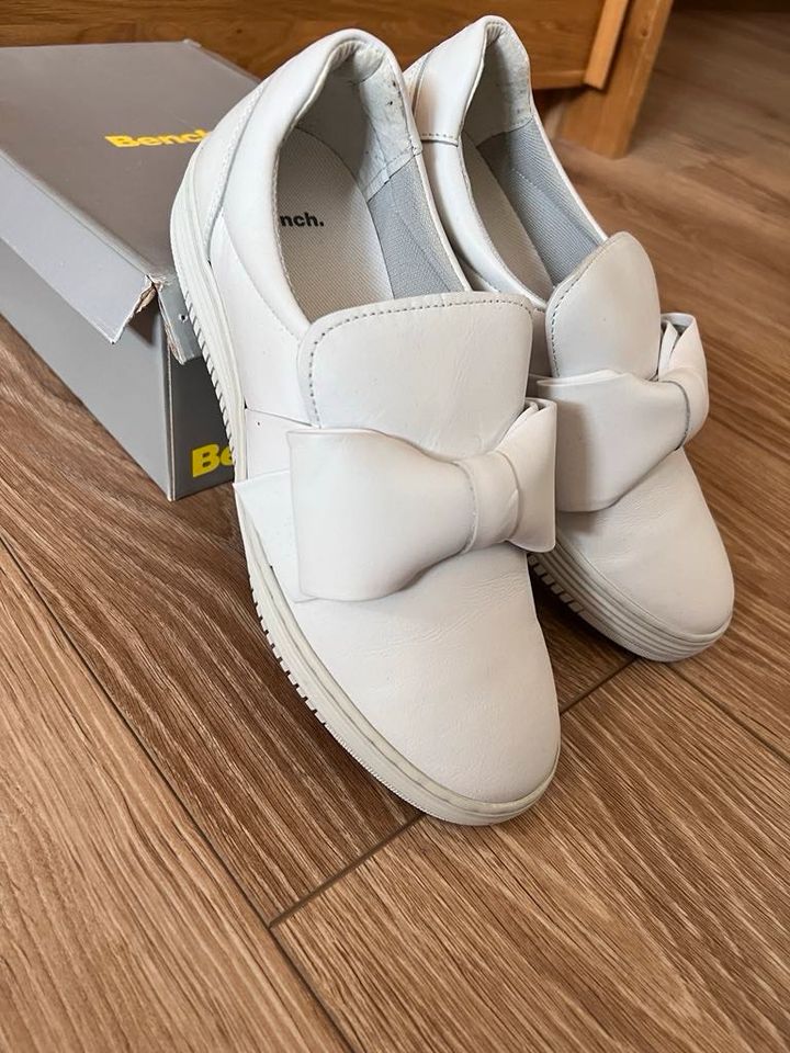 Neue Bench Damenschuhe Slipper Sneaker Leder Größe 38 in Rohrbach