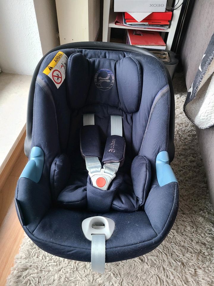 Cybex Babyschale in Ostrau