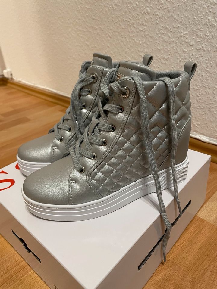 Guess Schuhe/Sneaker hoch, silber Damen, NEU in Karlsruhe