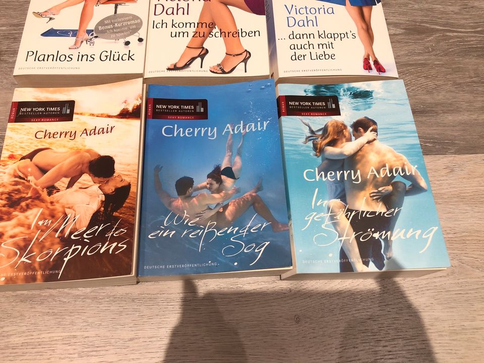 Bücher Cherry Adair Victoria Dahl in Bad Zwischenahn