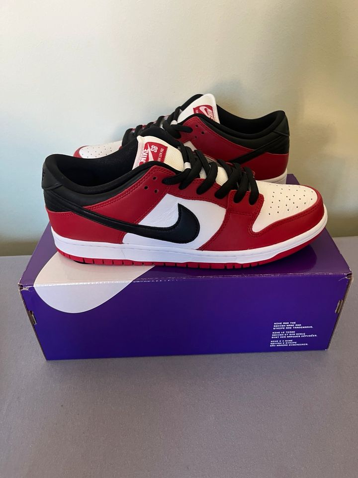 Nike SB Dunk Low Chicago 44.5 in Potsdam