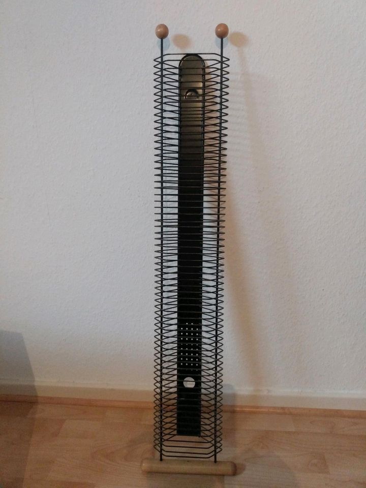 Design CD Ständer für 60CDs. 106 cm. Gut erhalten. Zum Aufhängen. in Frankfurt am Main