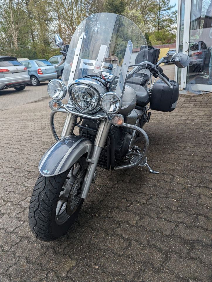 Yamaha XVS1300A, silber, gebraucht, guter Zustand, viel Zubehör in Flensburg