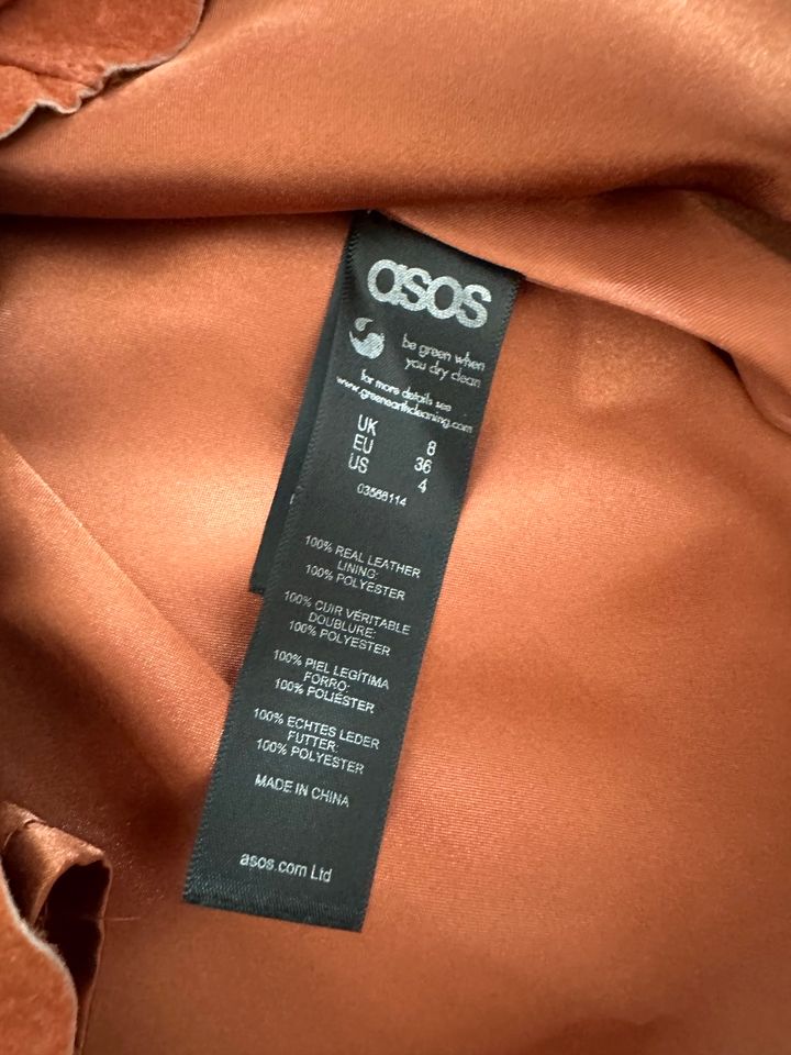 Asos Echtleder (Wildleder) Rock in Berlin