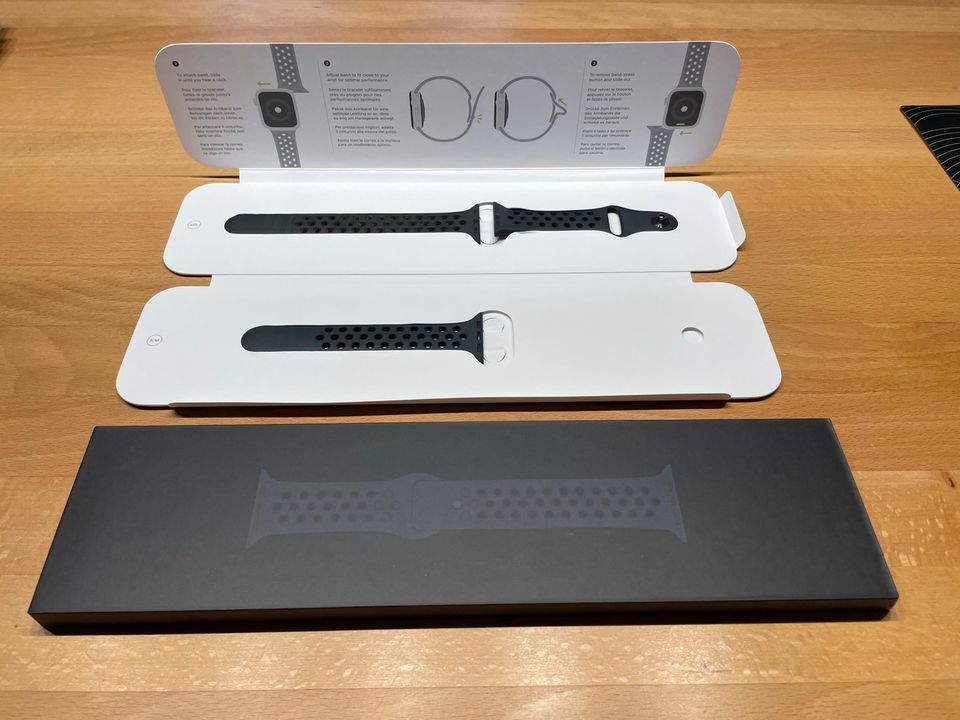 Apple Watch Series 4  Nike+ 40mm Space Gray Alu Case in Karben