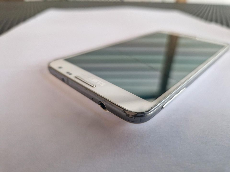 Samsung Galaxy Note 3 Smartphone mit Zubehört Scheibe defekt in Illingen