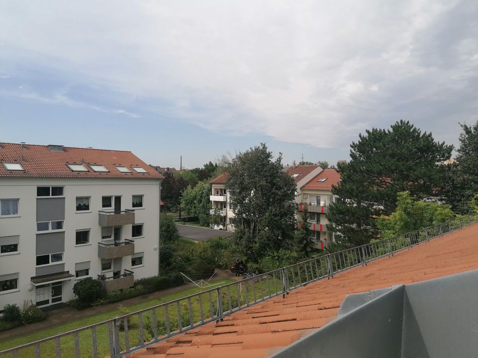Exklusiv stilvoll möblierte 1,5-2 Zimmer EBK Dachterrasse Balkon in Kornwestheim