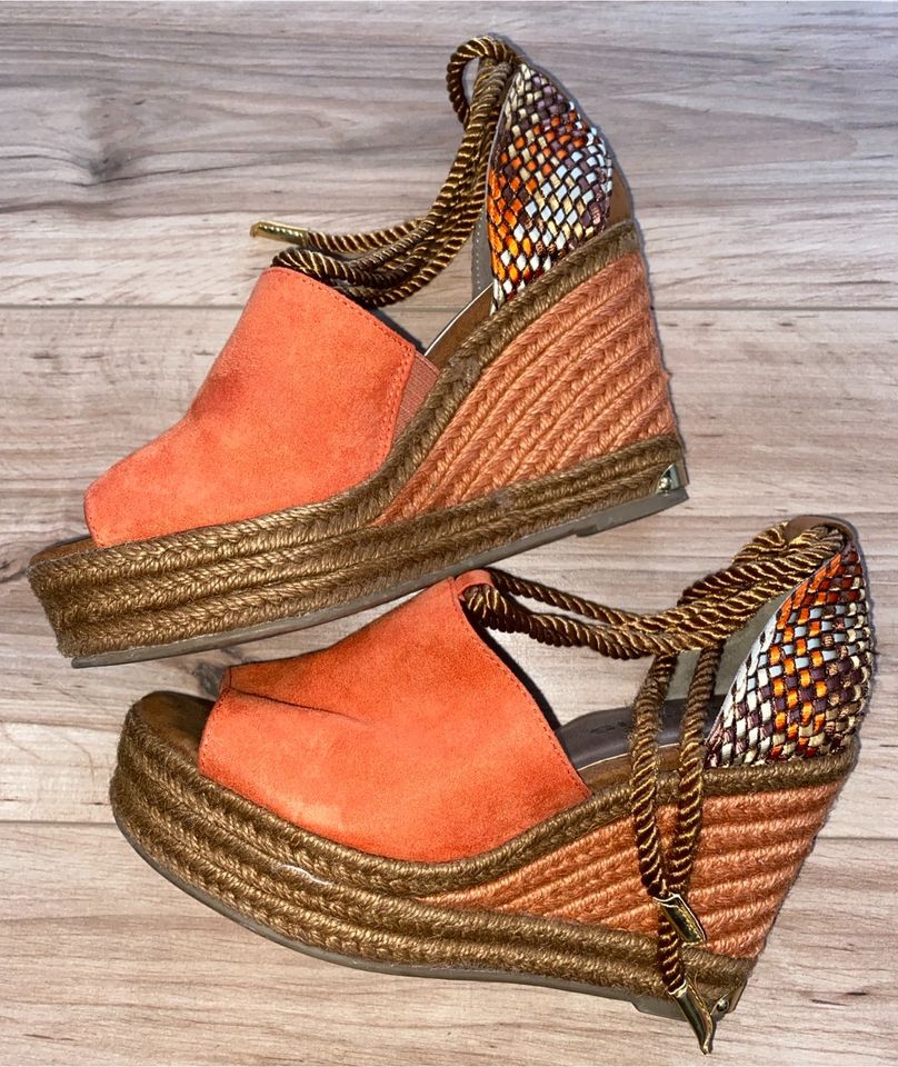 36 tamaris Sandalen wedges Keilabsatz orange in Schwalbach a. Taunus