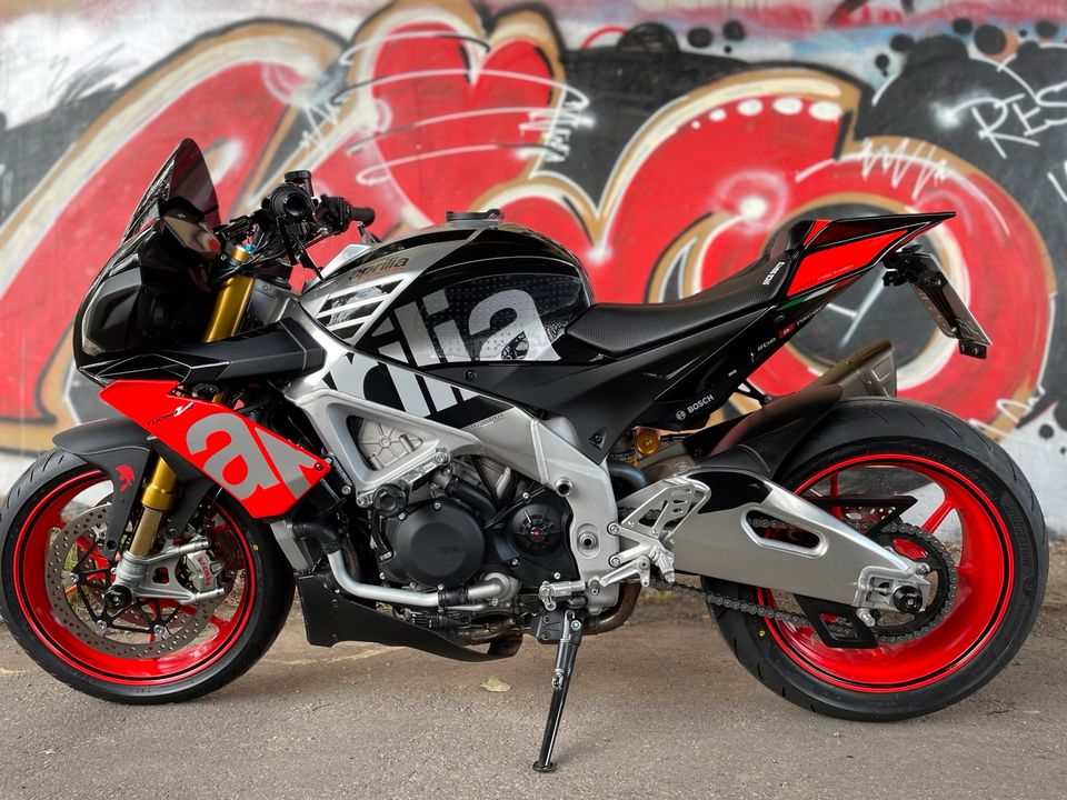 Aprilia Tuono V4 Factory  Akrapovic in Ludwigshafen