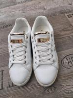 Damen Sneaker Icons Guess in Weiß  Größe 36 Berlin - Marzahn Vorschau