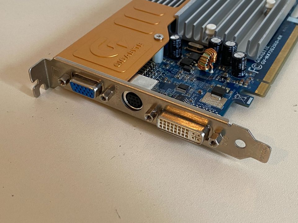 Gigabyte GV-NX73G256D-RH Geforce 7300GS 256MB PCIe  Grafikkarte in Berlin