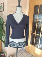 2 Shirts langer Arm schwarz Gr. XS und S von Tally Weijl und H&M Sachsen - Riesa Vorschau