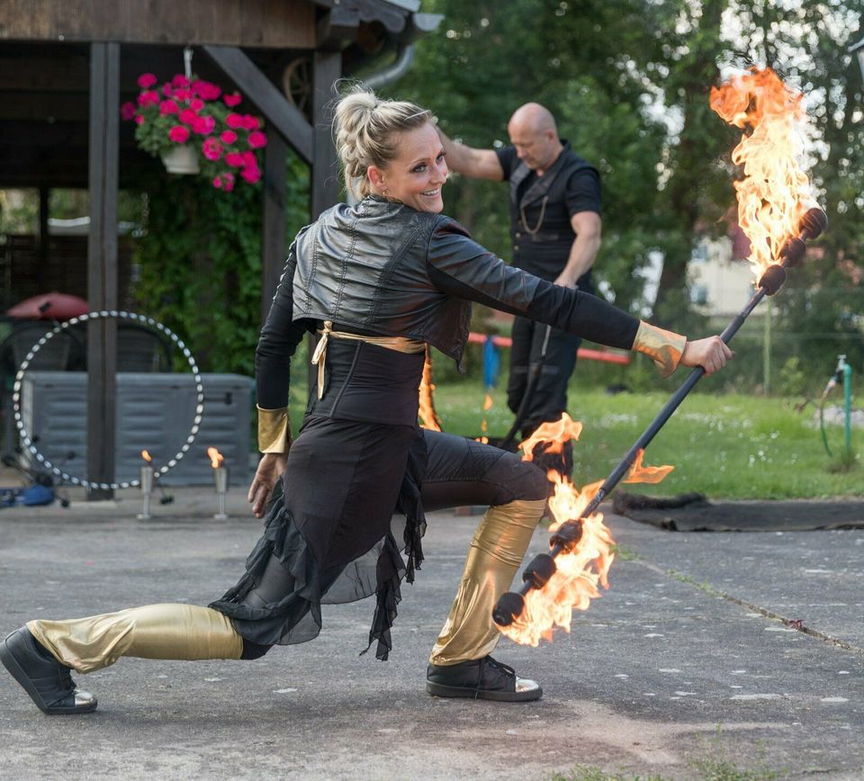 MODERNE FEUERSHOW/LED-SHOW f.Lichterfest/Halloween/Firmenfeier in Neubrandenburg