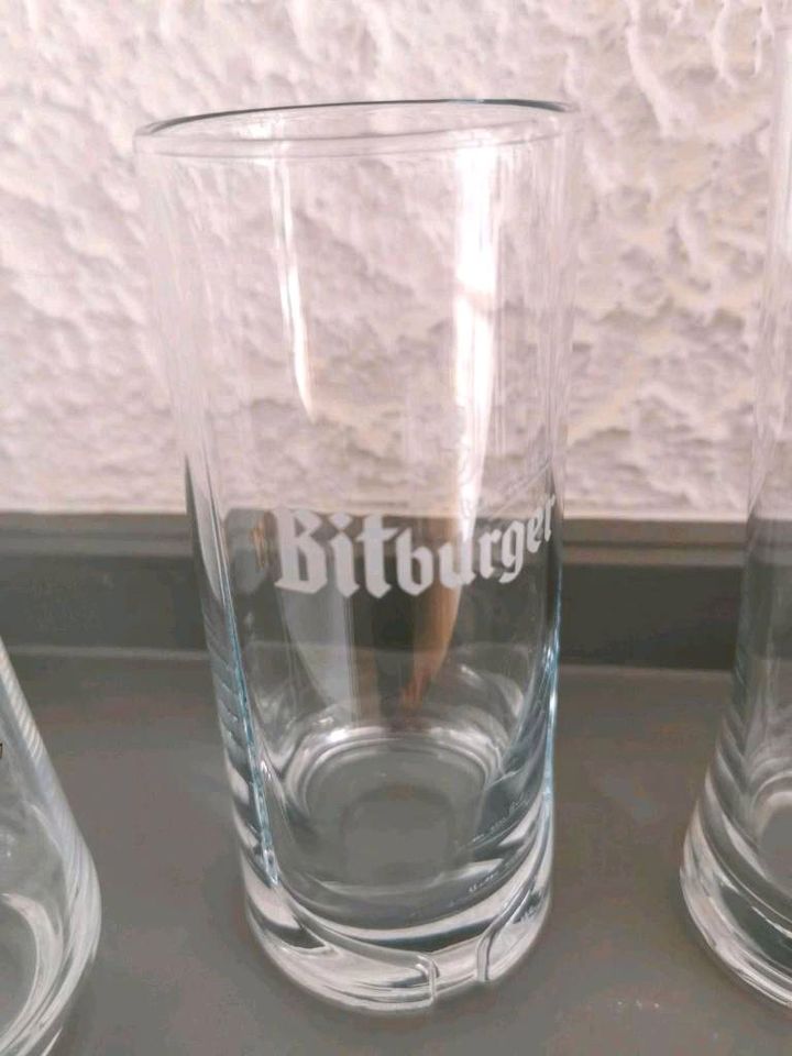 Bitburger Gläser mit Sammelsurium in Wallerfangen