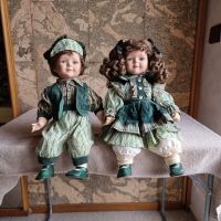 Puppen-Paar (Mädchen, Junge) sitzend ohne Sitzgelegenheit Baden-Württemberg - Reutlingen Vorschau