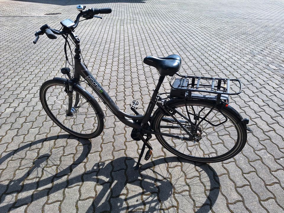 2 x E-Bike / je 325 EUR in Wilsdruff
