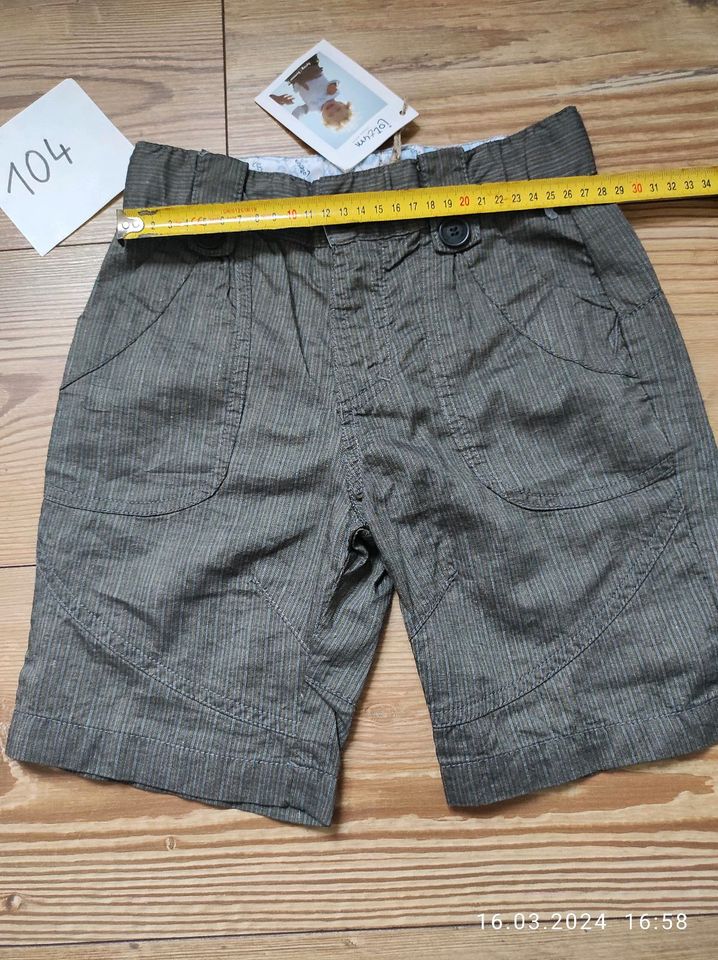 Kurze Hose, Shorts, Jottum, Gr. 104 in Zwickau